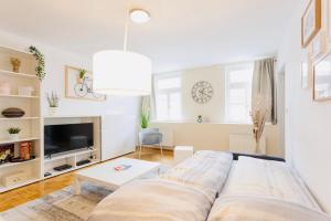 Market, Metro, City Center by JR City Apartments