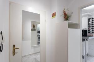 Market, Metro, City Center by JR City Apartments