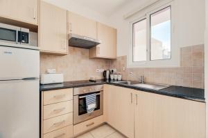 Cozy 2 Bedroom Family Apartment with Pool