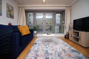 Hamilton Court Apartment for 4 Guests, Bright and Central Location with Balcony and Wi-Fi