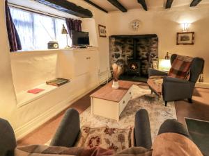 How Head Cottage