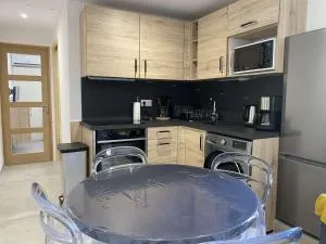 Appartement T2 rénové avec climatisation et internet, proche centre et étang de Thau - FR-1-553-193 - 弗龙蒂尼昂