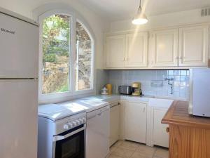 Appartements Appart. moderne au calme - Bormes-les-Mimosas - WIFI, AIRCONDITIONING, PARKING - FR-1-251-461 : photos des chambres