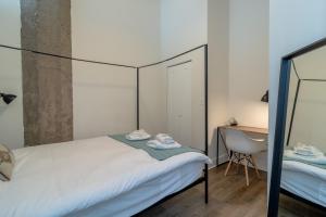 Convenient Cozy 2BR Loft with Optional Parking for 8 guests Near McCormick Place, Soldier Field and Lakefront Trail