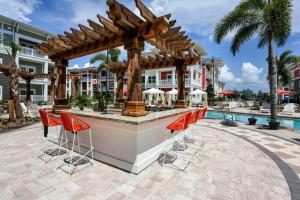 H4N Furnished Apartments, Resort Style Living in South Tampa