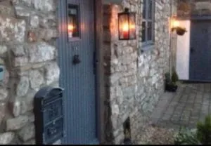 The Old Farmhouse - Winford