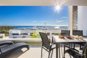 Modern apartment with sea and golf view - Alcaidesa