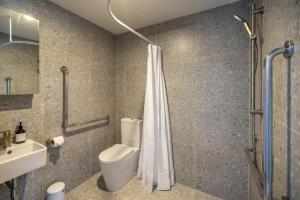 Onetangi Beach Stays Studio 1 - Coast & Country