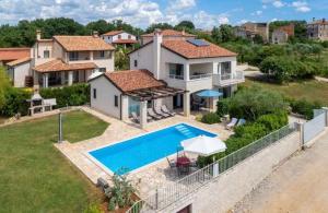 Villa Nira with pool 