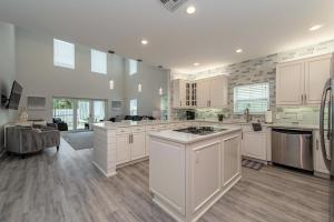 Casa de Palmeras! Southern private pool, close to beach!