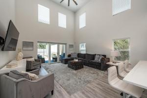 Casa de Palmeras! Southern private pool, close to beach!