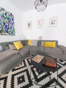 Luminoso apartamento en el centro, con mucho arte
