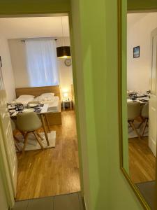 Cozy 5-Person Apartment in Vienna 6