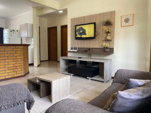 B958 - Casa de praia com 3 quartos em Bombinhas SC