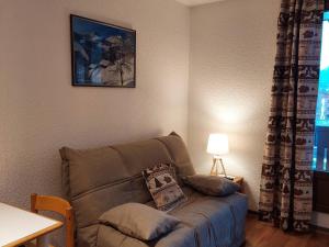 Studio rénové à Chamonix avec balcon, animaux acceptés, parking - FR-1-517-54