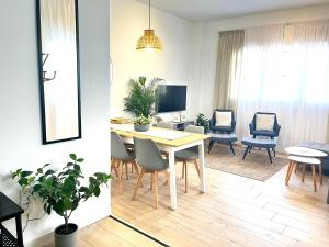 Regimiento 2, center, new, quite, parking on request, RG - Casas o chalets, Málaga