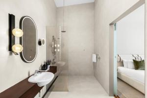 The Longhouse - Suite 1