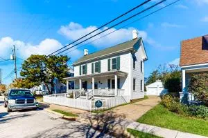 The Front Porch on Ann Street - Steep Pines Fork