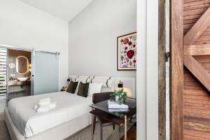 The Longhouse - Suite 2