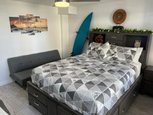 Modern Ocean View Studio - Waikiki Paradise!