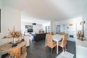 Wonderful 2 bedroom apartment with sea view