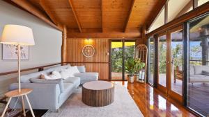 Rainforest Treehouse Sanctuary - with ocean views