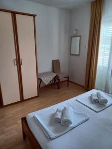 Apartments by the sea Kampor, Rab - 22228