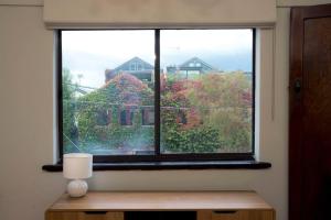 Richmond Delights - 4 Bedrooms and a Big Backyard