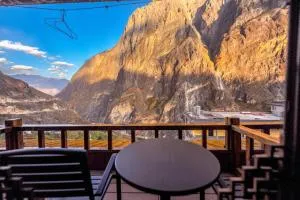 TIBET Guest house 虎跳峡卓玛客栈 - 李阁