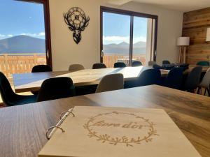 Grande maison moderne pour 16 pers avec terrasse et parking, proche pistes et commerces - FR-1-758-20