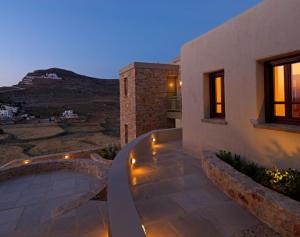 Themonies Luxury Suites Folegandros Greece