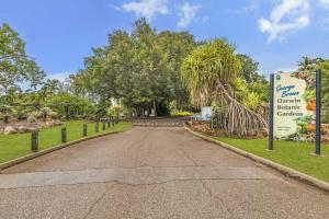 Vintage Charm at The Gardens with Lagoon Pool