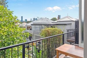 Abracadabra! ~ 1Bed 1Bath Balconies ~ New Farm