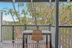 Abracadabra! ~ 1Bed 1Bath Balconies ~ New Farm