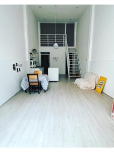 December Homestay Studio