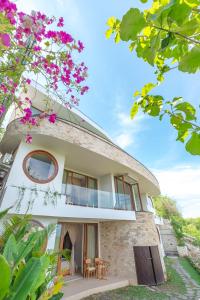 Suite Có Giường Cỡ King Nhìn Ra Biển (King Suite with Sea View)