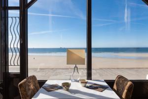 Hotels Ambassadeurs Logis Hotel : photos des chambres