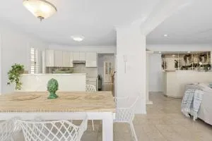 64 Isle of Palms - Currumbin