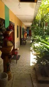 Hotel Economica - Roatán
