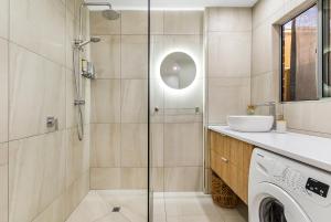 Comfortable & Convenient Coastal Studio