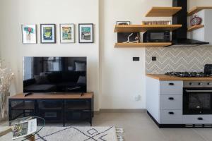 Frank Porter - Collective Tower 1