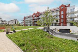 Modern Apartment with Balcony and Parking in Gdańsk by Renters