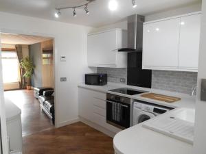 Eliburn Woodside Lodge