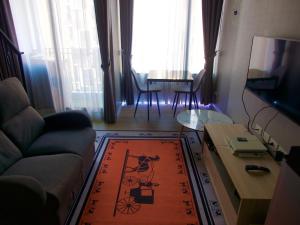 Beautiful Condo Near Fashion Island-20 Minutes from Suvarnabhumi Airport (BKK)