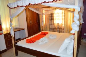 Roma Stays - Splendid Kariba at Sunset Paradise Shanzu with a Swimming Pool