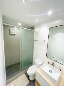 Travelers Inn - Modern Capsule Bunks, Makati