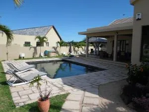 West Coast Villas - Henrietta