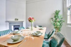 Spacious 3 Bedroom House City Centre Millers Point 2 E-Bikes Included
