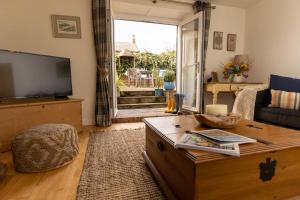 Church Cottage by Coast & Country Stays