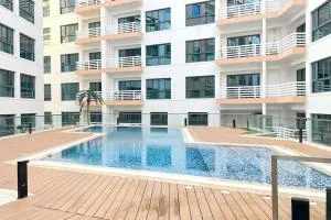 1BHK Near Airport, Pool, Parking - Multaqā Ḩadrīyah